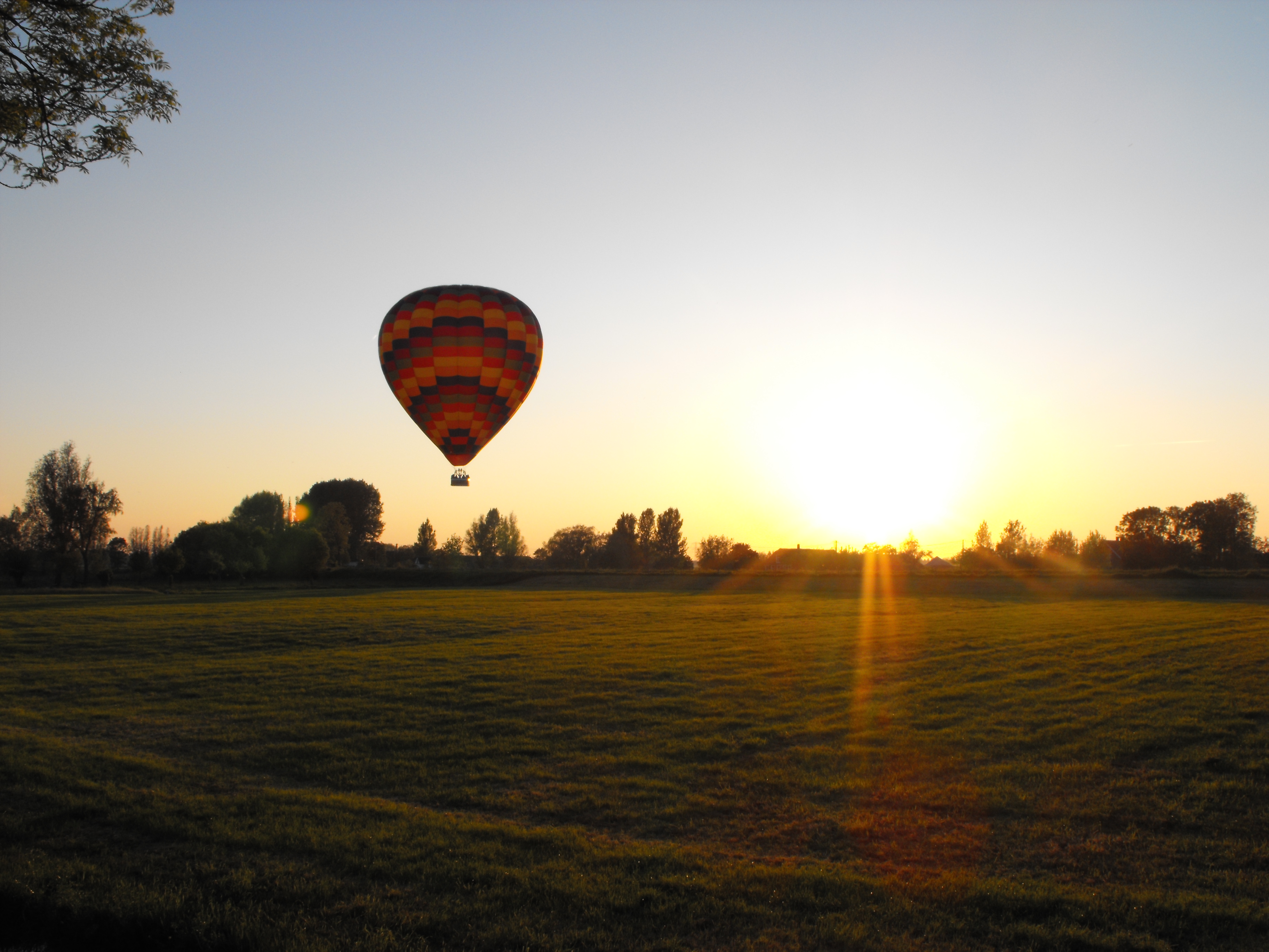 Onze luchtballon boven het Groene Hart van Zuid-Holland